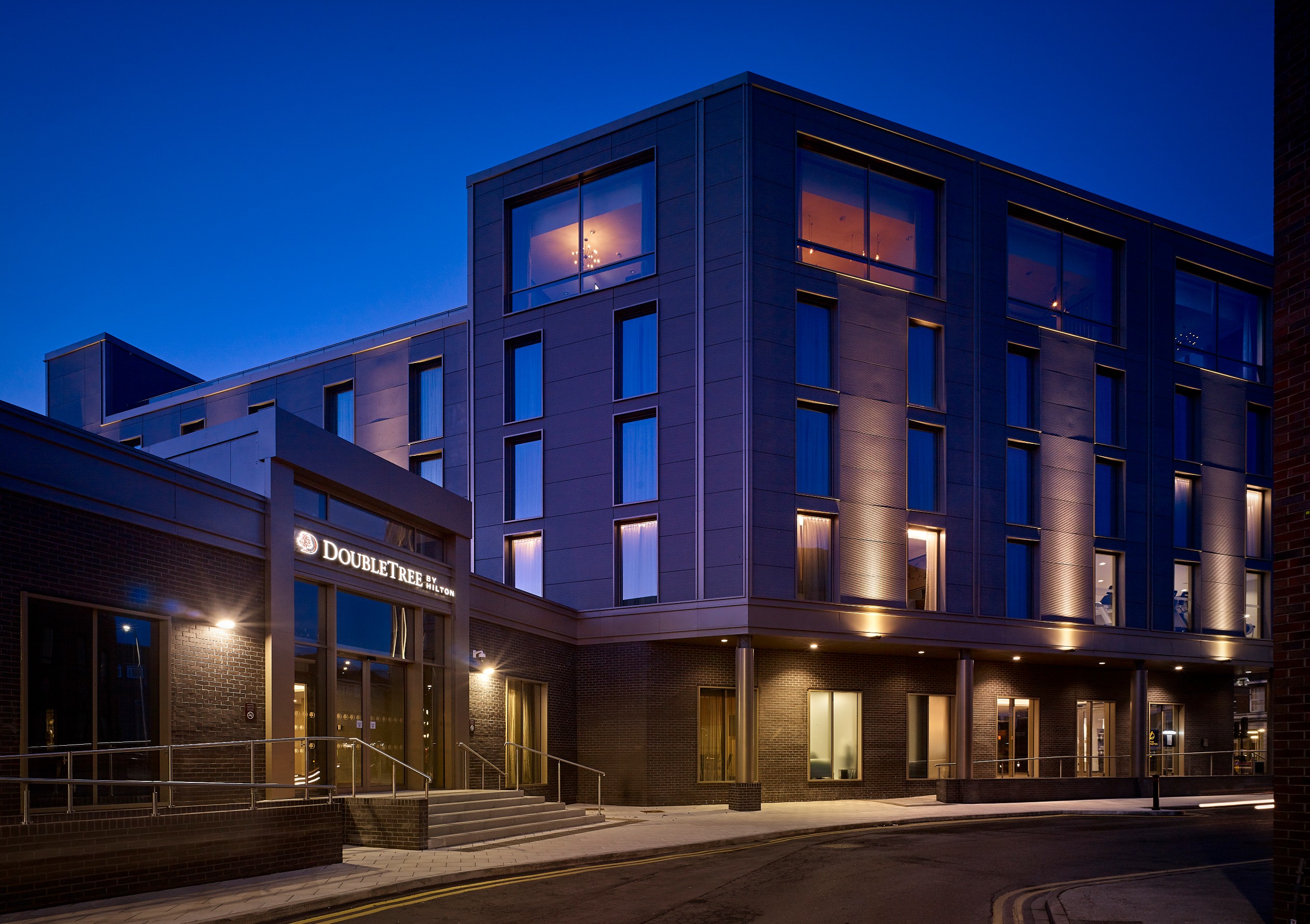 Logo of DoubleTree by Hilton Hull