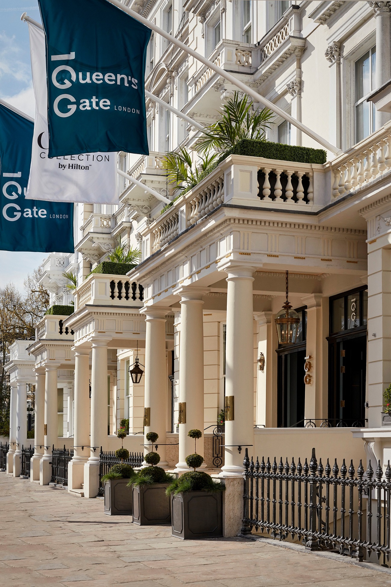 Logo of 100 Queens Gate Hotel London Kensington Curio Collection by Hilton