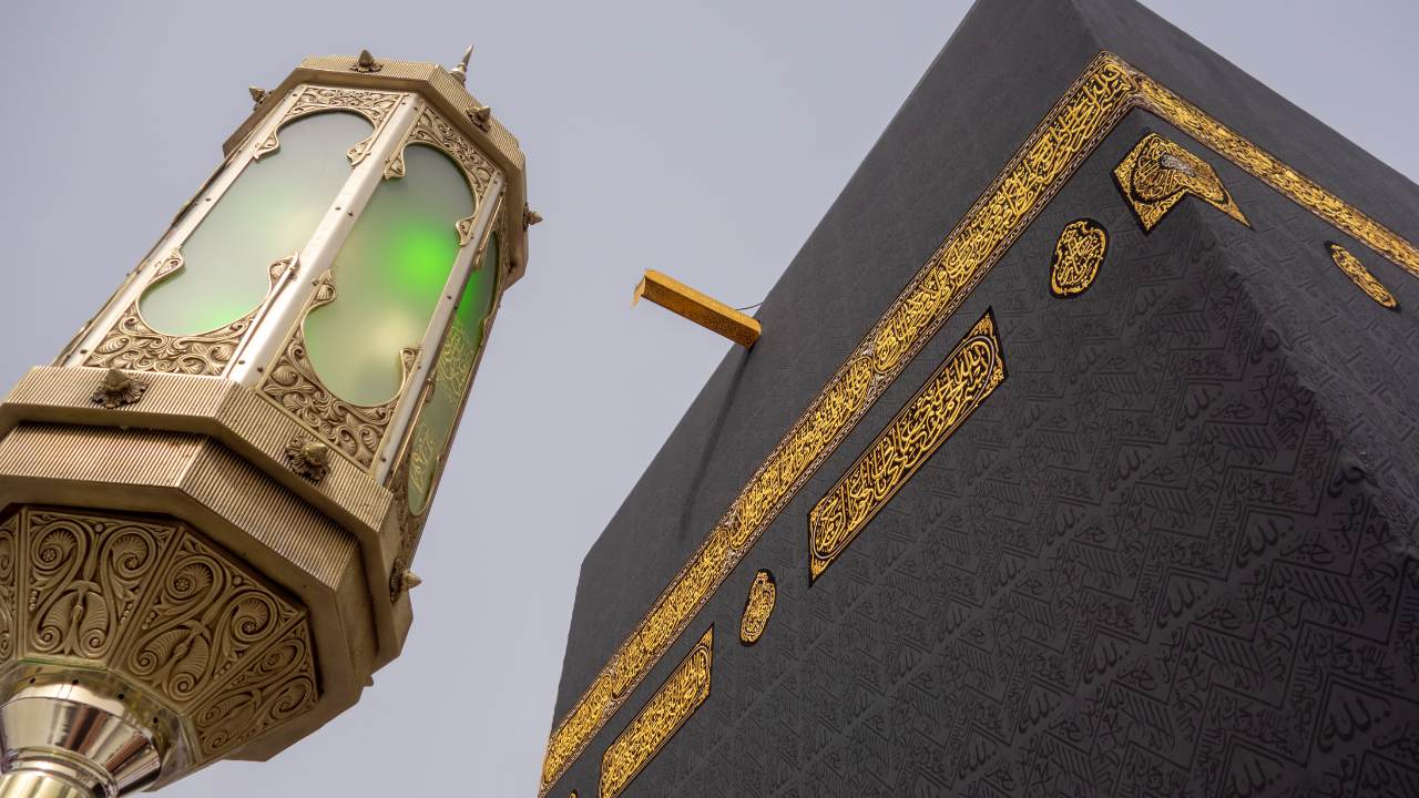 Logo of 4 Star Umrah Package UK 2026 4 Star Deluxe Umrah Packages